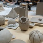 Drei Tage, zwei Hände, unendlich viel Ton – der Keramikworkshop der 6Bb