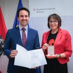 Hohe Auszeichnung für unsere BORG-Direktorin